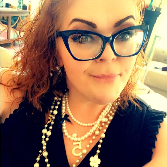 Meet your Posher, Kathy - Picture 2 of 2